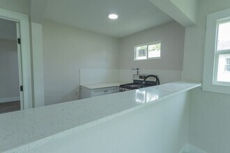 1714 Ethel Ave in Waco, TX - Foto de edificio - Building Photo