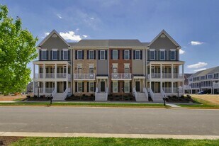 5367 Golf Dr in Crozet, VA - Building Photo