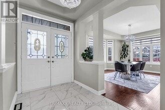 40 Hot Spring Rd in Brampton, ON - Building Photo - Building Photo