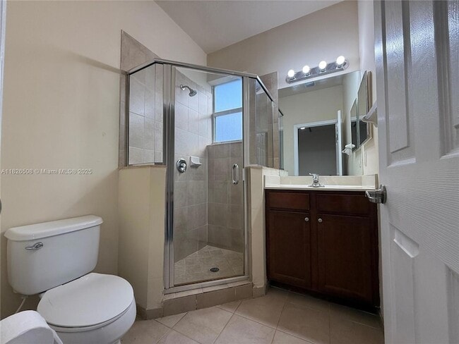 17067 SW 93rd St, Unit Studio in Miami, FL - Building Photo - Building Photo