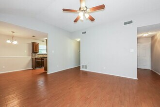 5807 Diamond Oaks Ct in Arlington, TX - Building Photo - Building Photo