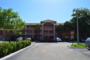 6952 SW 39th St in Davie, FL - Building Photo