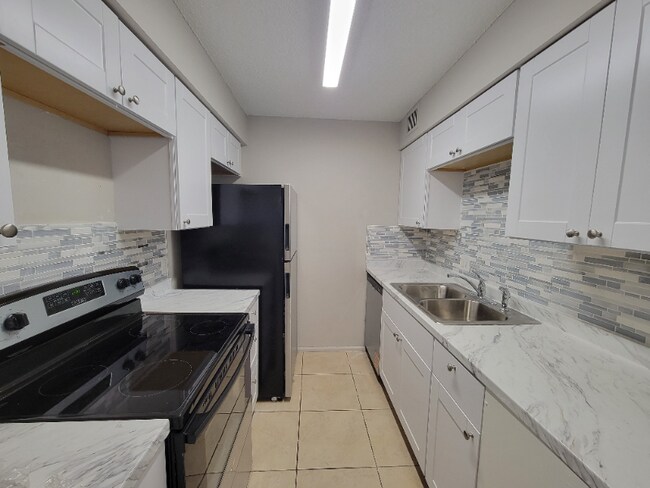 5303 Summerlin Rd in Ft. Myers, FL - Building Photo - Building Photo