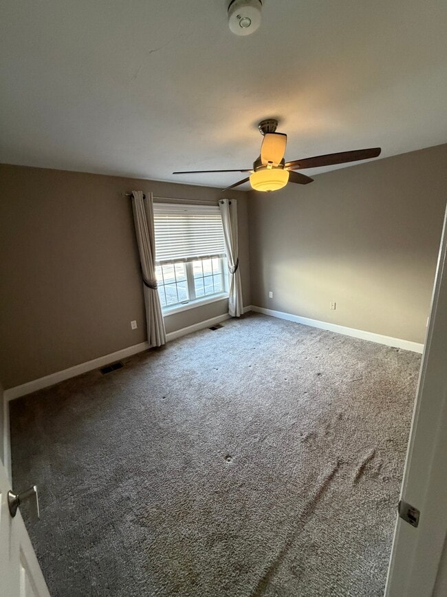 19 N Main St in Millbury, MA - Building Photo - Building Photo