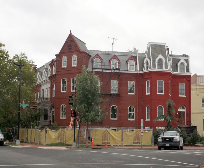 1207 Q St NW in Washington, DC - Foto de edificio - Building Photo