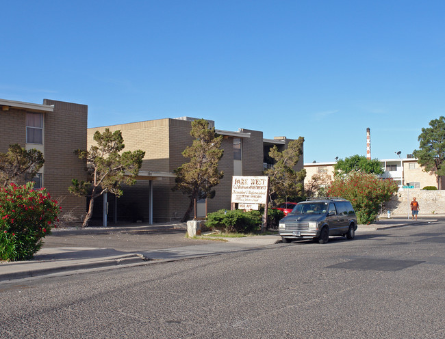 Parkwest Apartments in El Paso, TX - Building Photo - Building Photo