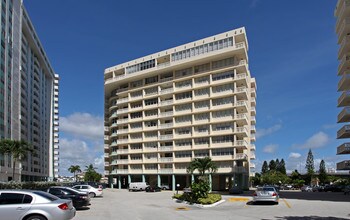 Imperial Towers East & West in Hallandale Beach, FL - Building Photo - Building Photo