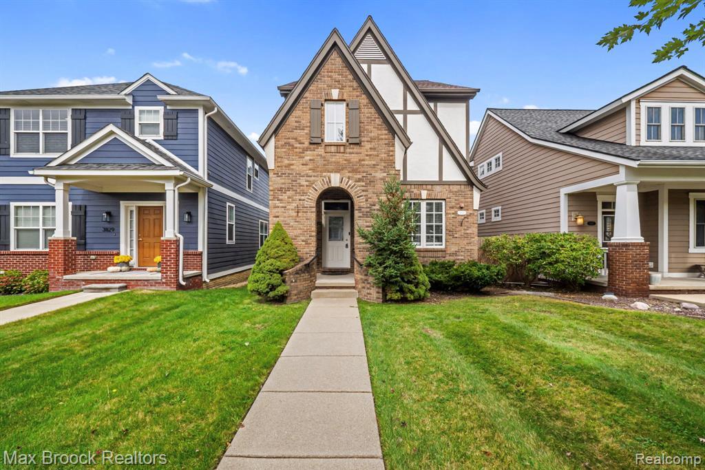 3833 Forester Blvd in Auburn Hills, MI - Building Photo