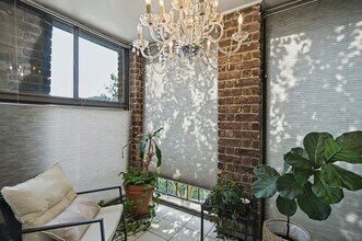 7575 Katy Fwy in Houston, TX - Building Photo - Building Photo