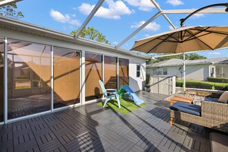 2989 Poplar Ave in Leesburg, FL - Foto de edificio - Building Photo