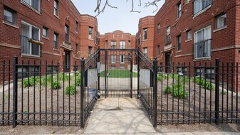 3710 W Wrightwood Ave in Chicago, IL - Building Photo