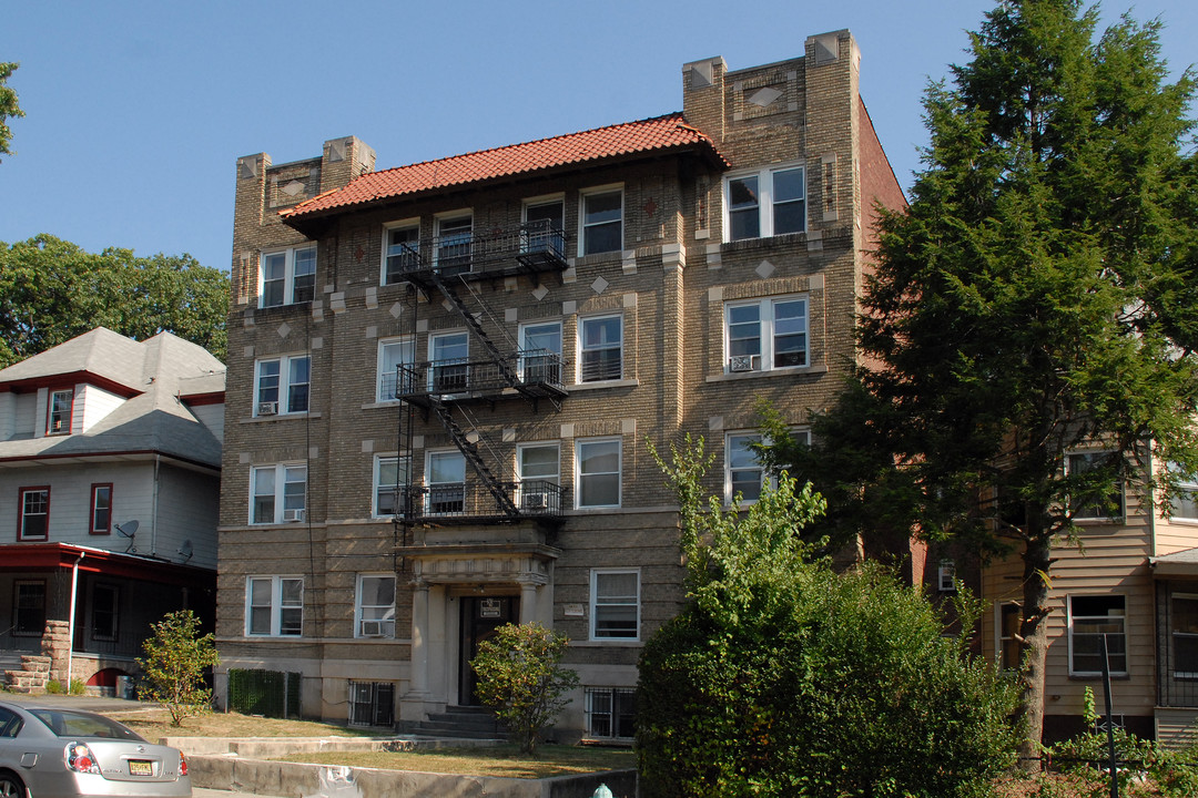 30 Beech St in East Orange, NJ - Foto de edificio