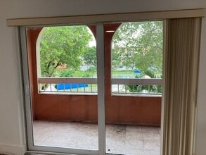 7850 Camino Real, Unit 304 in Miami, FL - Foto de edificio - Building Photo