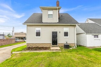 1506 Parker Dr in Mayfield Heights, OH - Building Photo - Building Photo