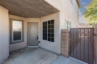 7649 Lookout Hill St in Las Vegas, NV - Building Photo - Building Photo