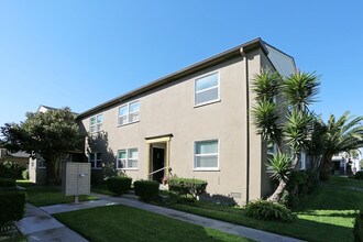 Crenshaw Terrace in Los Angeles, CA - Foto de edificio - Building Photo