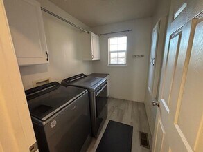 7608 Lakewood Ave NW in Albuquerque, NM - Building Photo - Building Photo