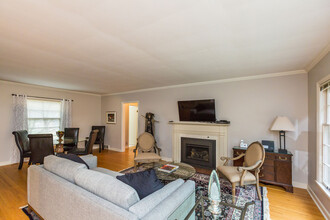 1122 10th St SW in Rochester, MN - Building Photo - Building Photo