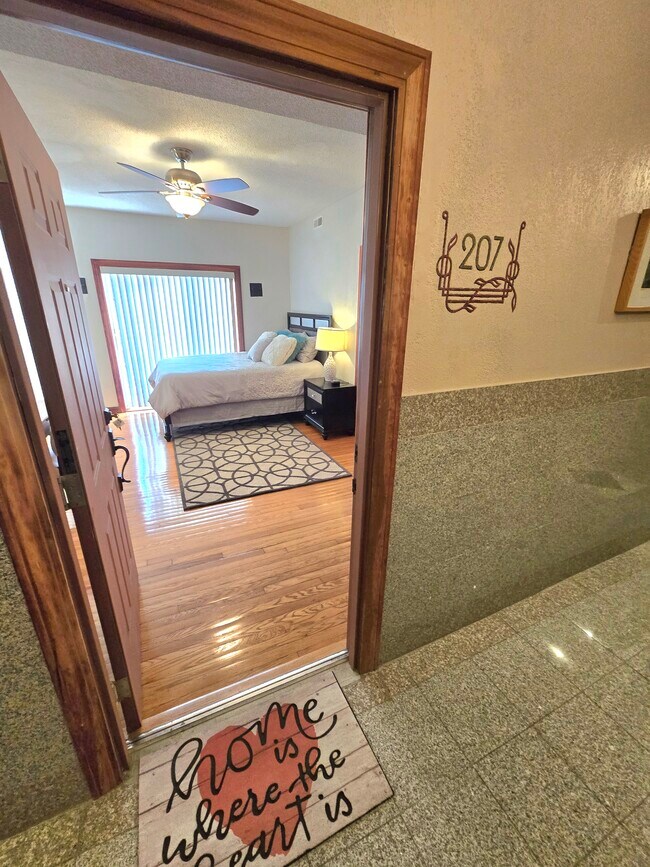 Gallery Central West End in St. Louis, MO - Building Photo - Building Photo