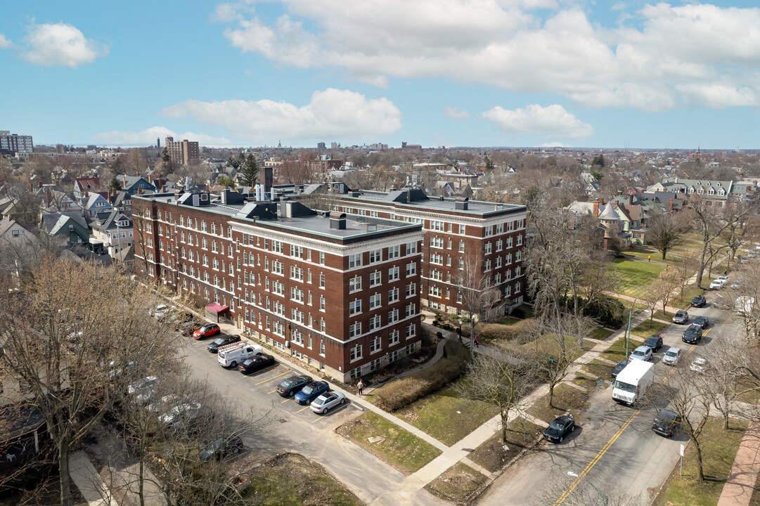 Windsor Apartments in Buffalo, NY - Building Photo