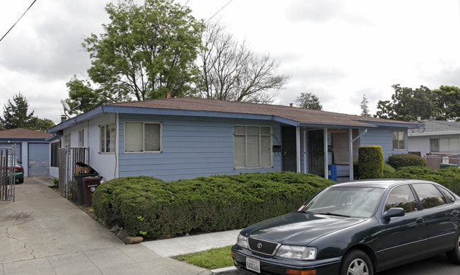 24828-24830 Thomas Ave in Hayward, CA - Building Photo - Building Photo