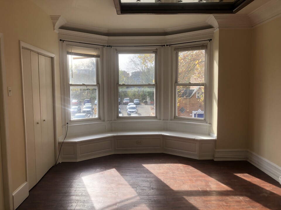 5025 Spruce St, Unit #2 in Philadelphia, PA - Building Photo