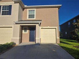 1097 Blue Jay Dr in Davenport, FL - Building Photo