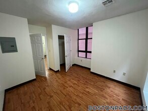 81 Essex St, Unit 41 in Boston, MA - Building Photo - Building Photo