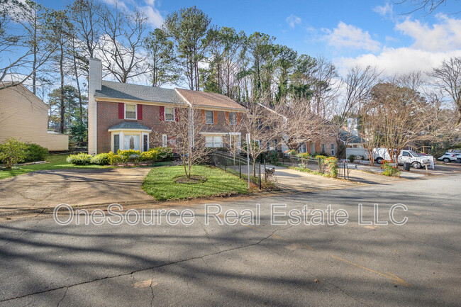 1730 Twin Brooks Dr SE in Marietta, GA - Foto de edificio - Building Photo