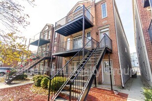 7254 S Bennett Ave in Chicago, IL - Building Photo