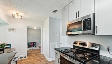 520 Falcon Dr in Richmond Hill, GA - Foto de edificio - Building Photo