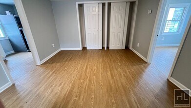 NORTH BURGHER AVENUE, Unit 2 in Staten Island, NY - Building Photo - Building Photo