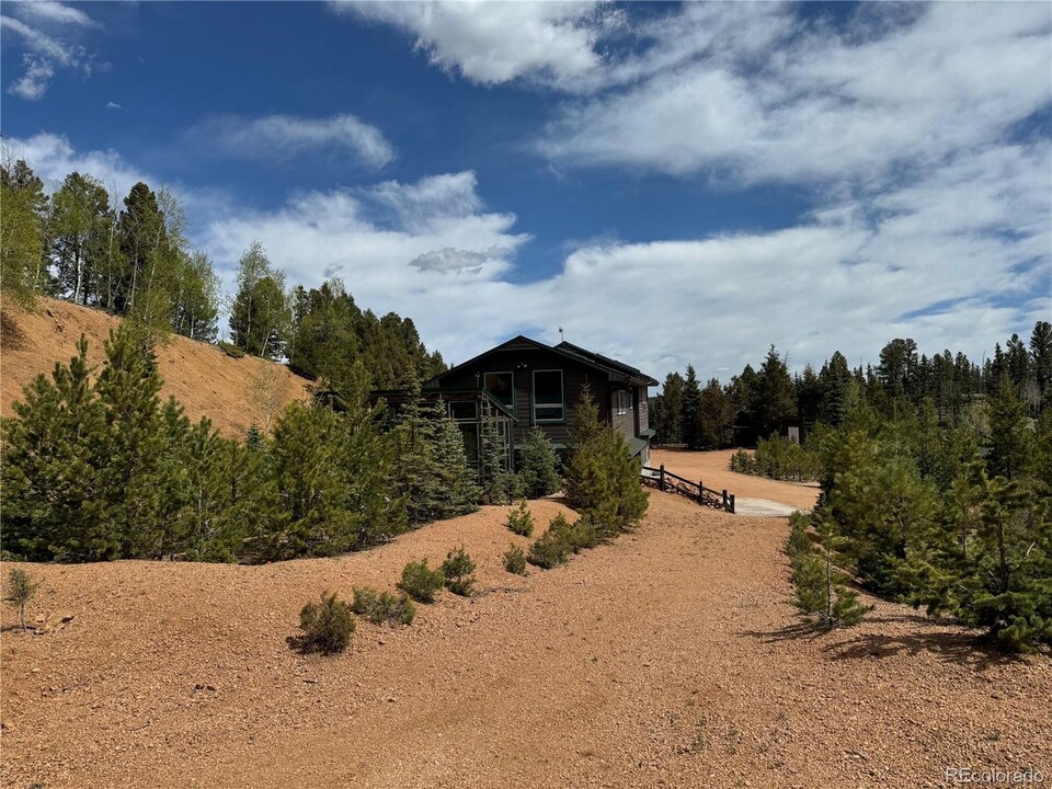 253 Anderson Rd in Florissant, CO - Building Photo