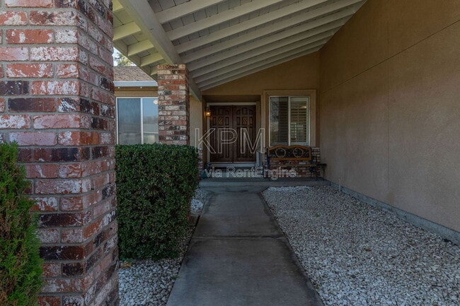 2930 Angel Dr in Stockton, CA - Building Photo - Building Photo