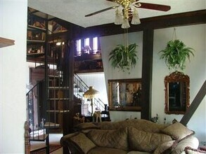 310 E Maple Ave in Miamisburg, OH - Foto de edificio - Interior Photo