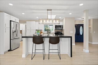 875 Brittany Ln in Concord, CA - Foto de edificio - Building Photo