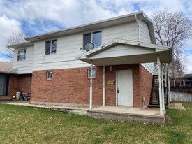 451 Mulberry Dr in Loveland, CO - Building Photo