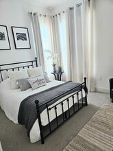 8536 Aspect Dr, Unit 1 in San Diego, CA - Foto de edificio - Building Photo