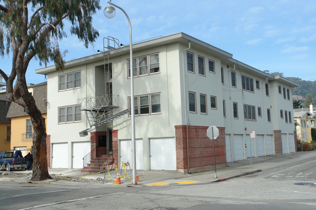 943 Solano Ave in Albany, CA - Foto de edificio