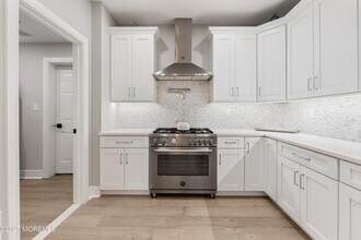 45 Golden Eye Ln in Port Monmouth, NJ - Building Photo - Building Photo