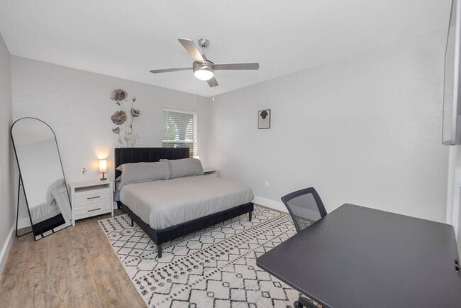 4307 W Kennedy Blvd in Tampa, FL - Foto de edificio - Building Photo