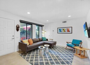 353 N Hermosa Dr in Palm Springs, CA - Building Photo - Building Photo