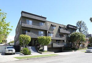 4330 McLaughlin Ave in Los Angeles, CA - Building Photo