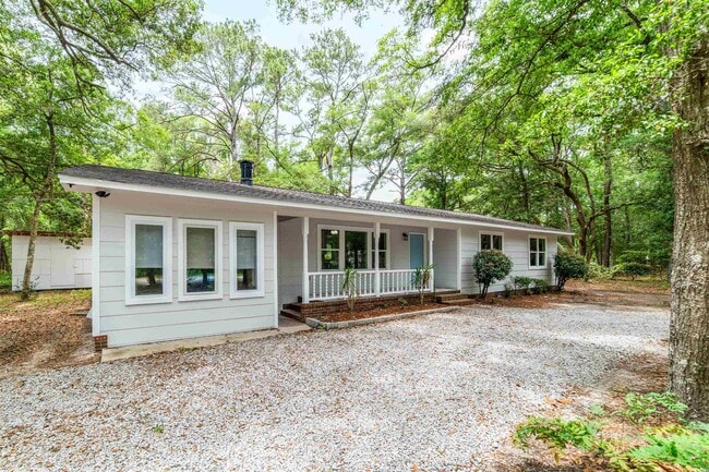 1401 Twin Oaks Dr