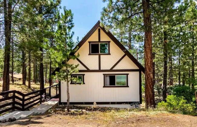 638 Main St in Big Bear Lake, CA - Building Photo - Building Photo