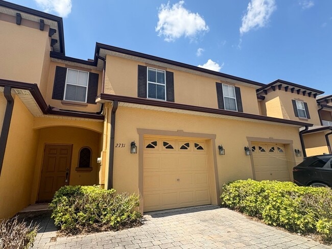 property at 2731 Retreat View Cir