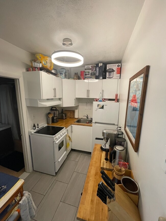 910 Beacon St, Unit 31 in Boston, MA - Foto de edificio - Building Photo