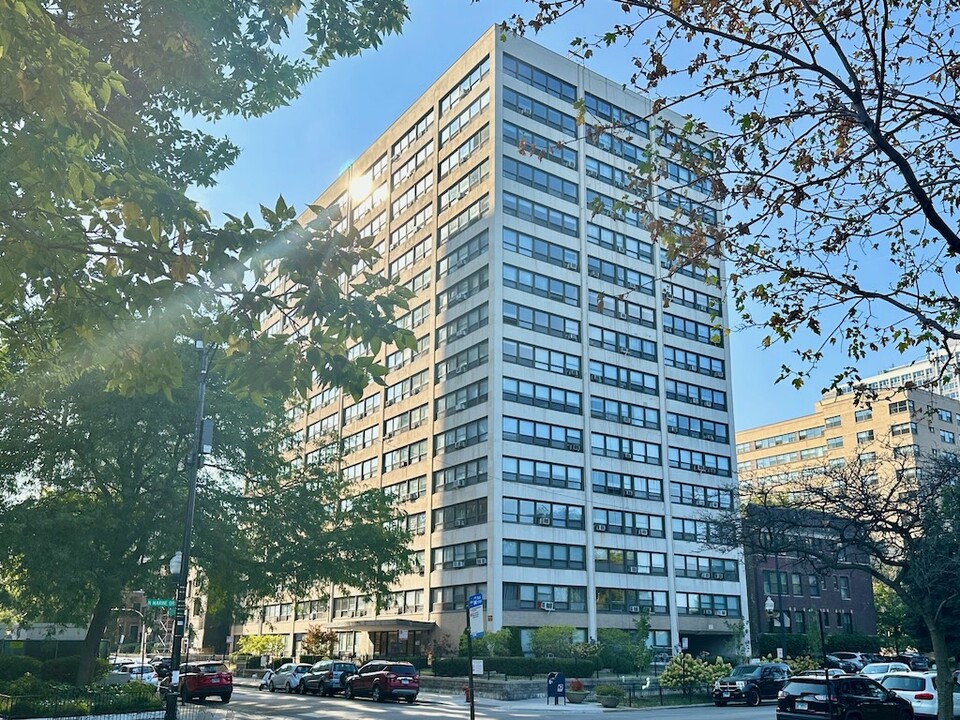 4180 N Marine Dr in Chicago, IL - Building Photo