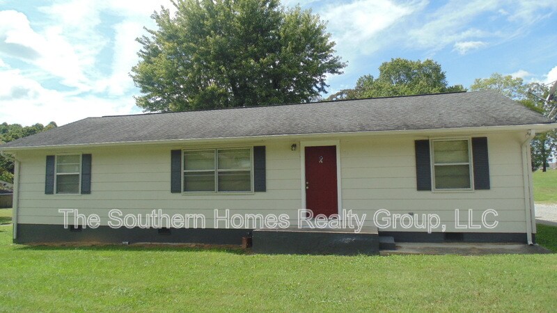 108 Stanton Ln in Athens, TN - Building Photo