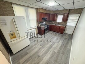 2082 Albright St in Philadelphia, PA - Building Photo